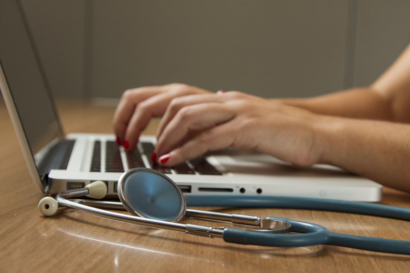 AI-Enabled Patient Engagement Tools for Early Health Risk Management